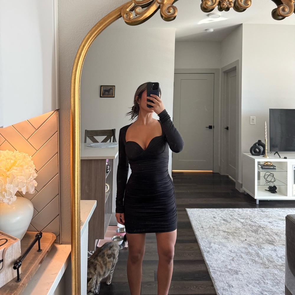 Chic Black Long Sleeve Mini Dress
